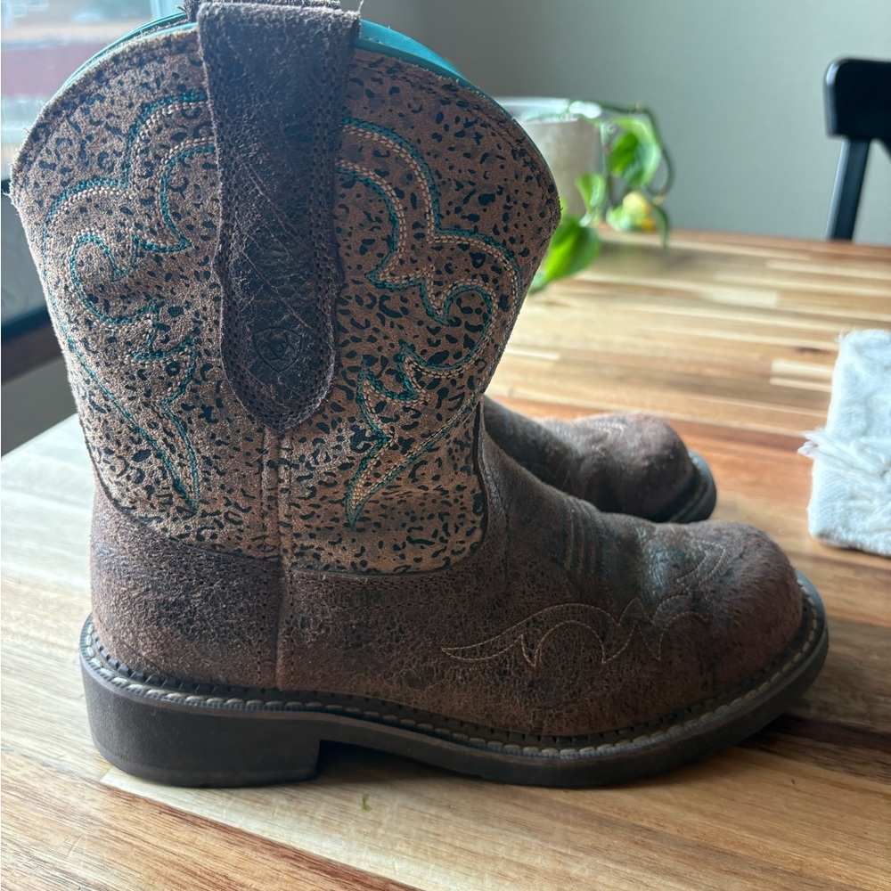 Ariat Western Boots with Brown and Teal Accents - Picture 2 of 4